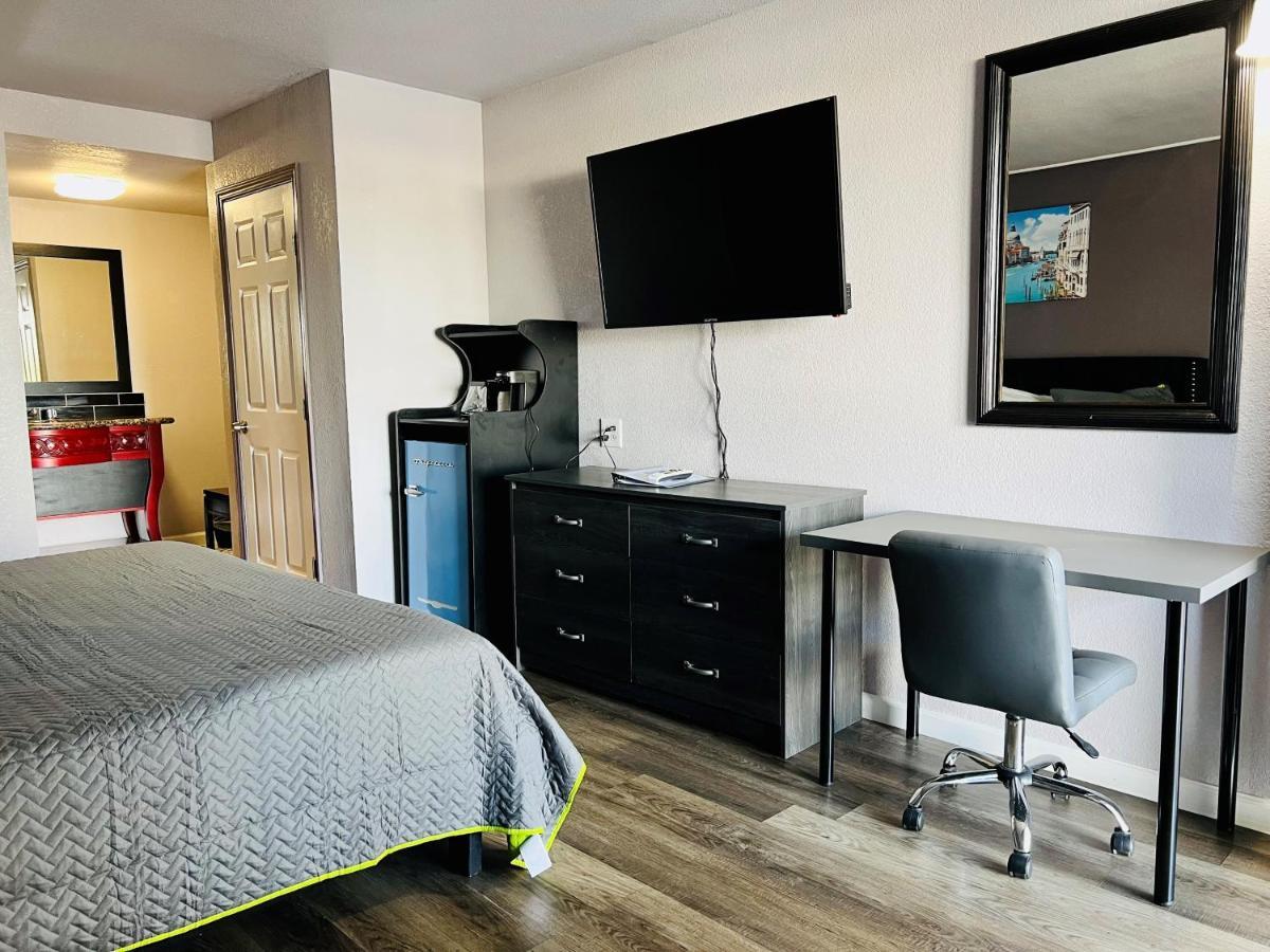 R Nite Star Inn And Suites -Home Of The Cowboys & Rangers 알링턴 외부 사진